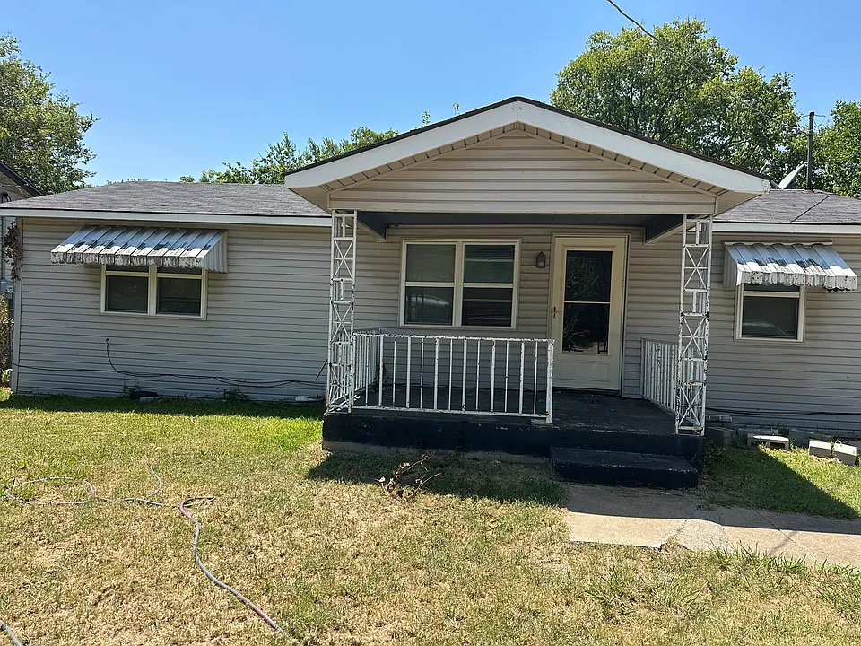 2109 Varsity Dr