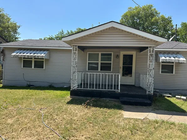 2109 Varsity Dr, Grand Prairie, TX 75051