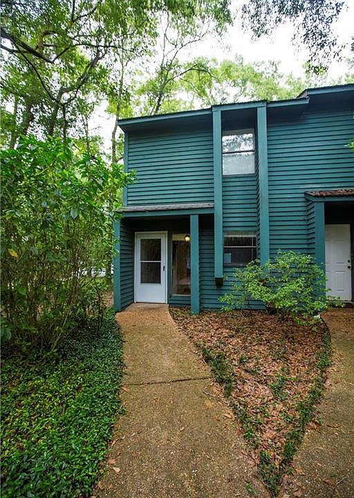 1st image of 16 Summer Oaks Dr