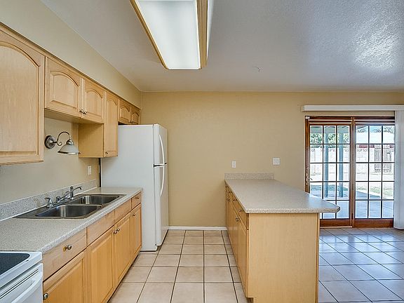 3rd image of 1056 W Heather Dr