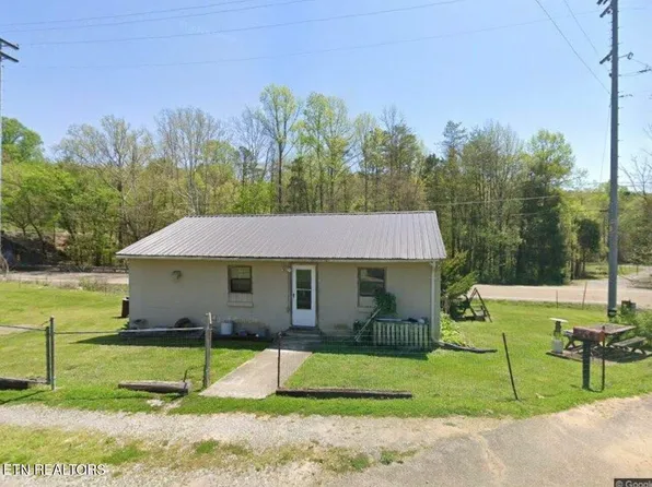 102 Rostron Ln, Clinton, TN 37716