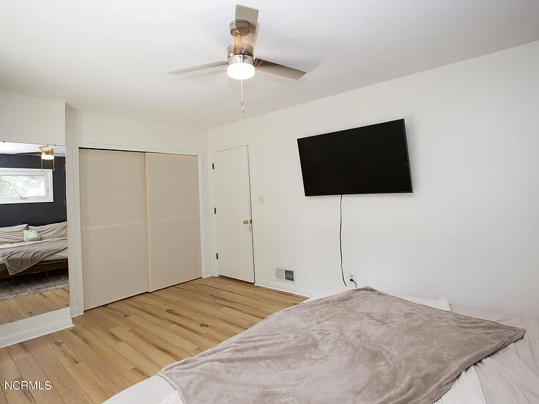 1000 Robinwood Rd — Photo 38
