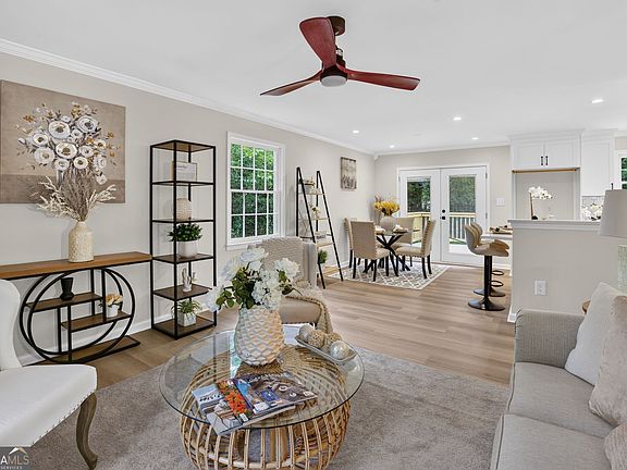 4th image of 657 Overlook Ct