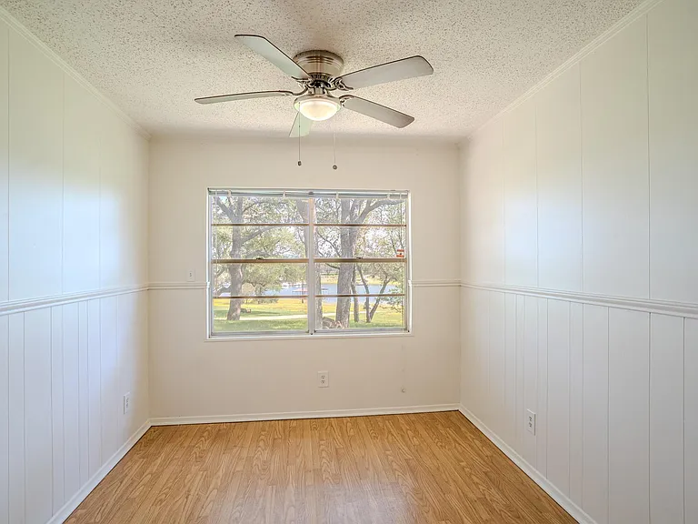 16013 Edwards Dr — Photo 10