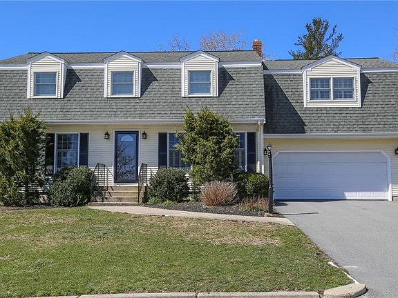 3rd image of 8 Huckleberry Ln