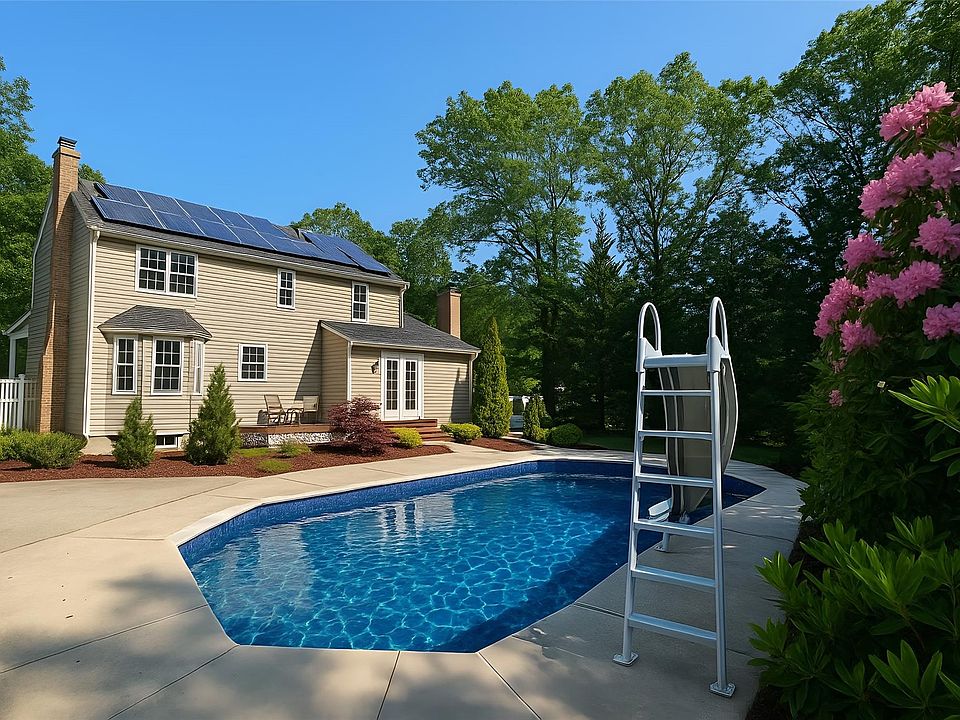 1st image of 3 Wilderness Court