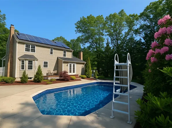 3 Wilderness Court, Manorville, NY 11949