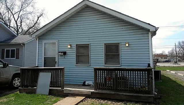 2725 Myrtle Ave photo 1