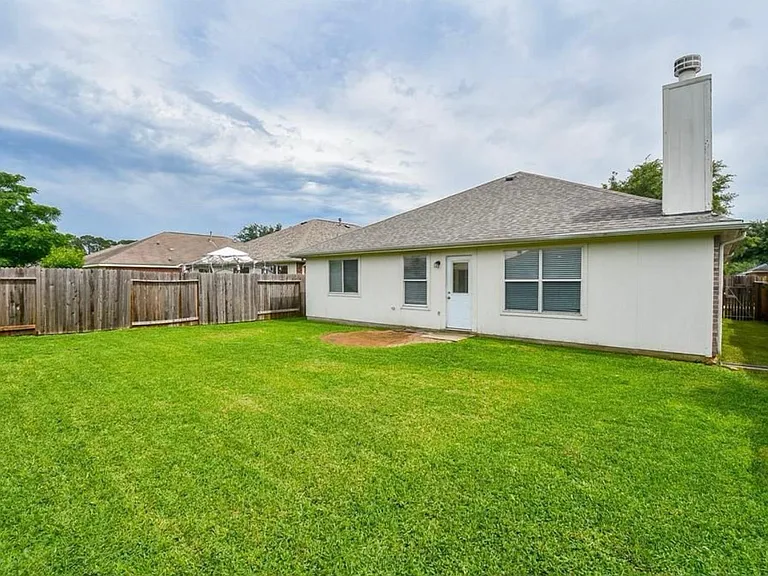 2519 Fox River Ln — Photo 27