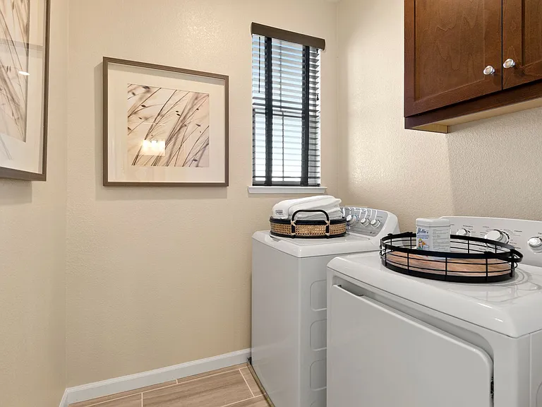 Spacious Townhomes in Provence at Natomas — Photo 44