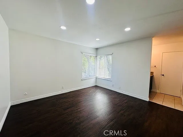 2510 Coventry Cir — Photo 13