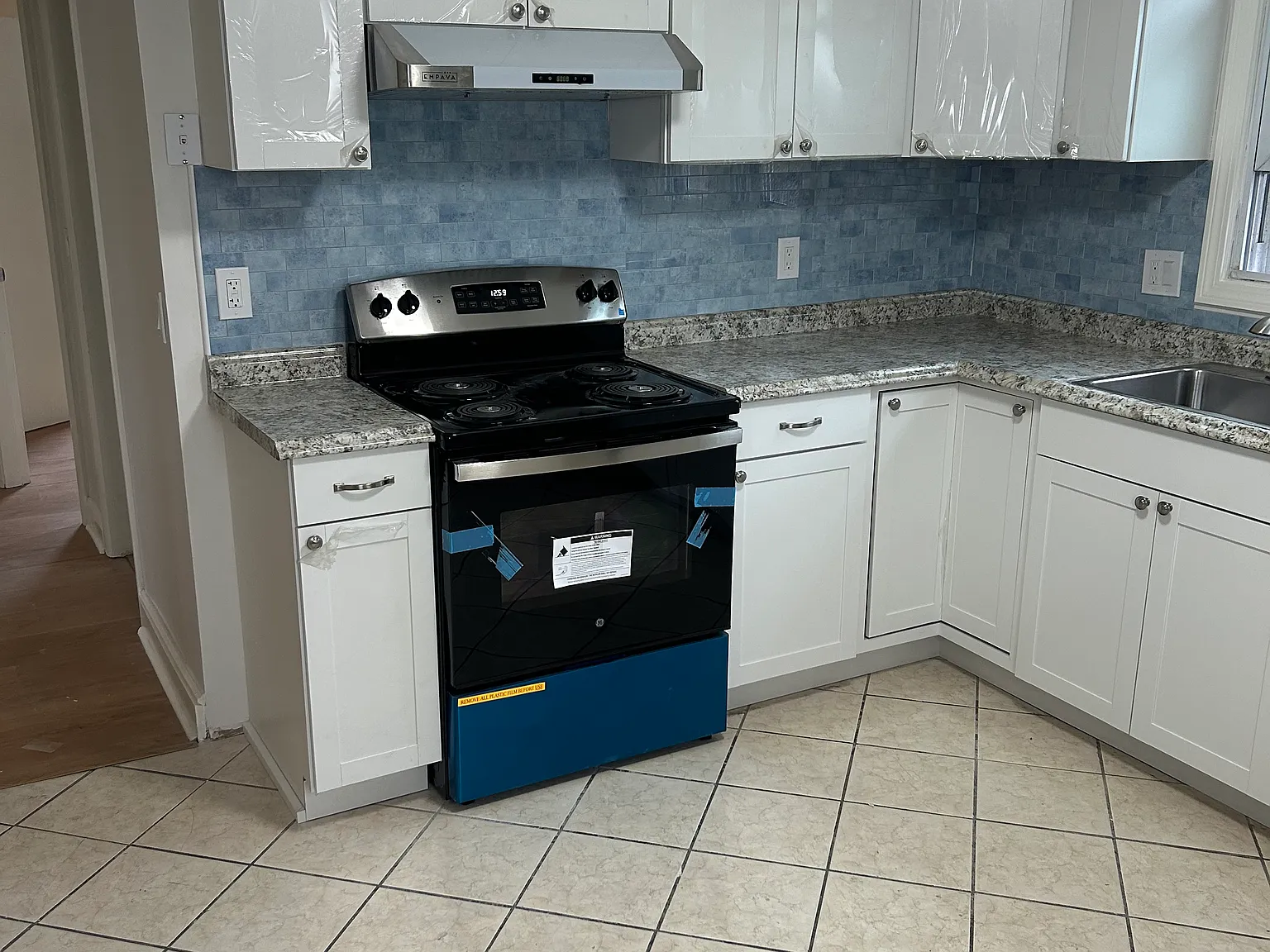 4 bed, 1615 sqft, $4,350 — Photo 2