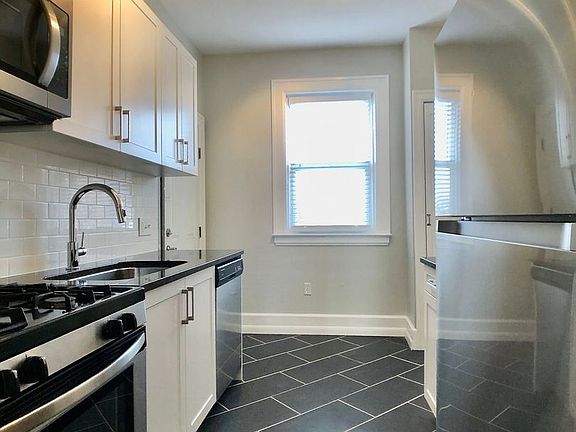 4th image of 8655 E Jefferson Ave APT 6