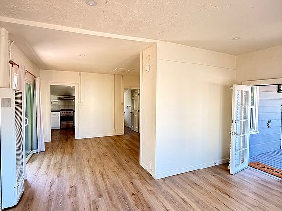 5th image of 274 S Ash St #274