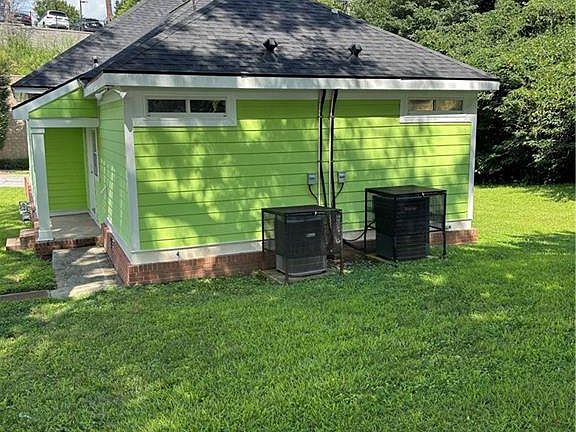 2nd image of 434 Martin St SE
