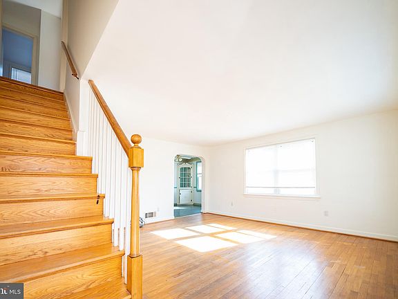 3rd image of 873 N Frederick St