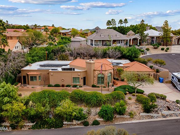 2nd image of 1009 E Tierra Buena Ln