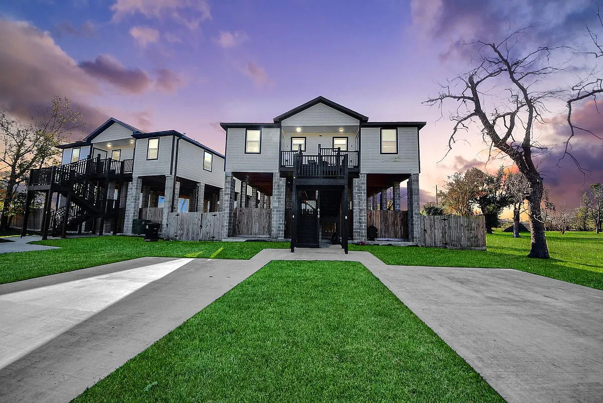 Building Photo - 618 Maple Way #A