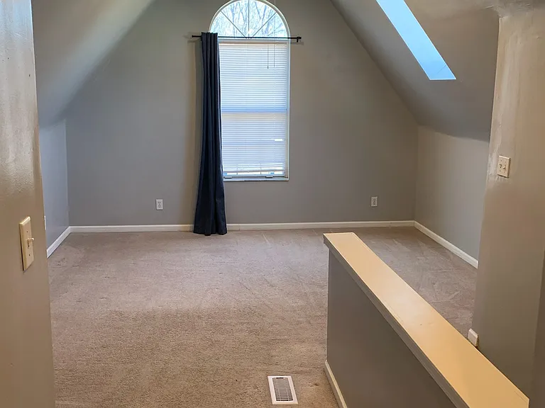 7635 Jefferson St — Photo 10