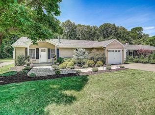 10 Eisenhower Ct, Matawan, NJ 07747