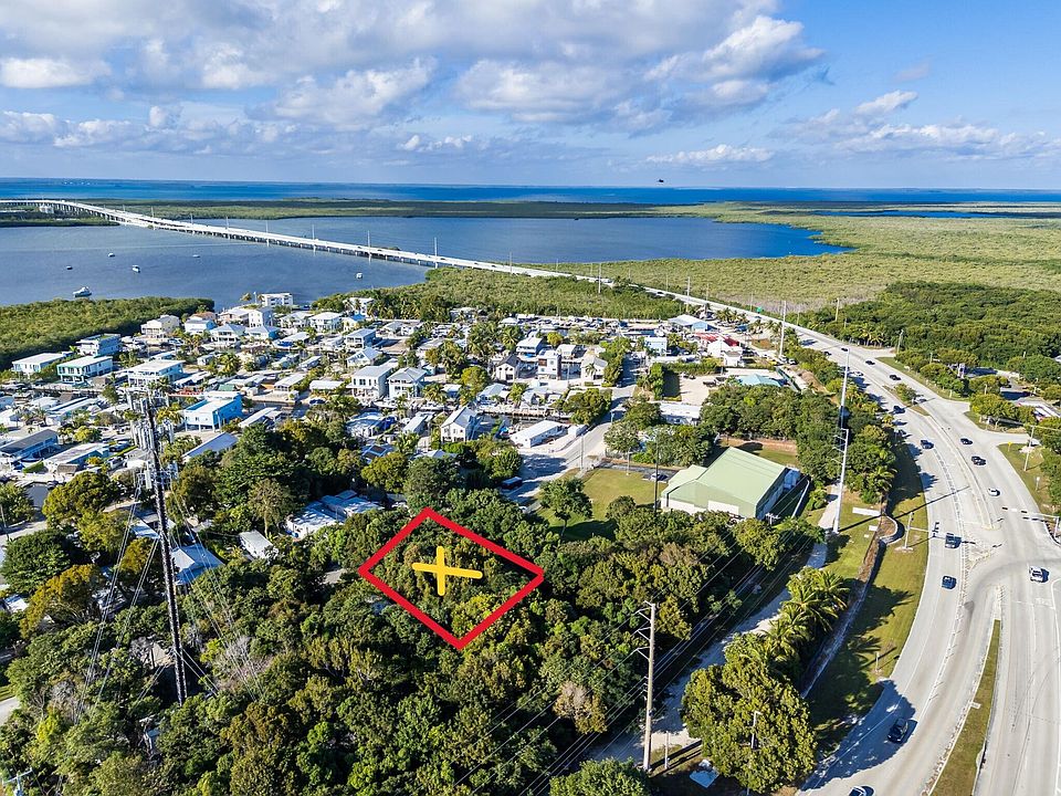 1st image of 811 Largo Rd