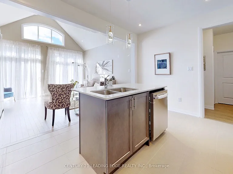 94 Holtby Ct — Photo 11