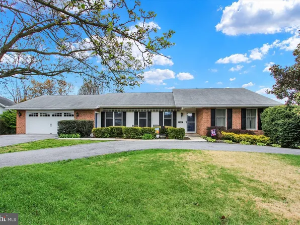 348 Strickler Ave, Waynesboro, PA 17268