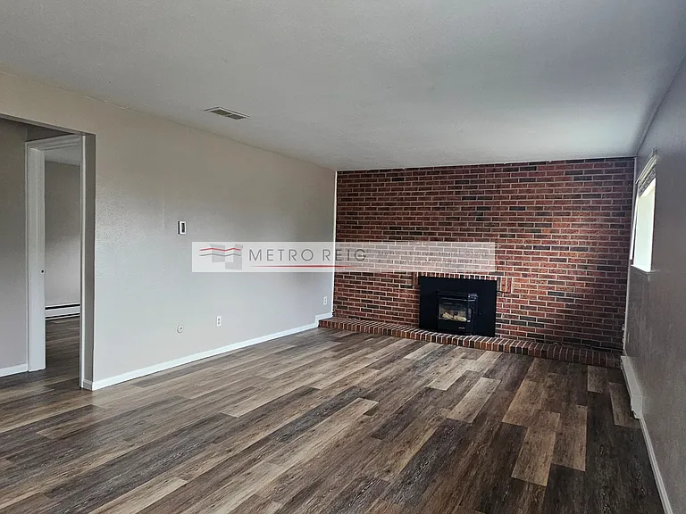 890 Lilac St — Photo 18