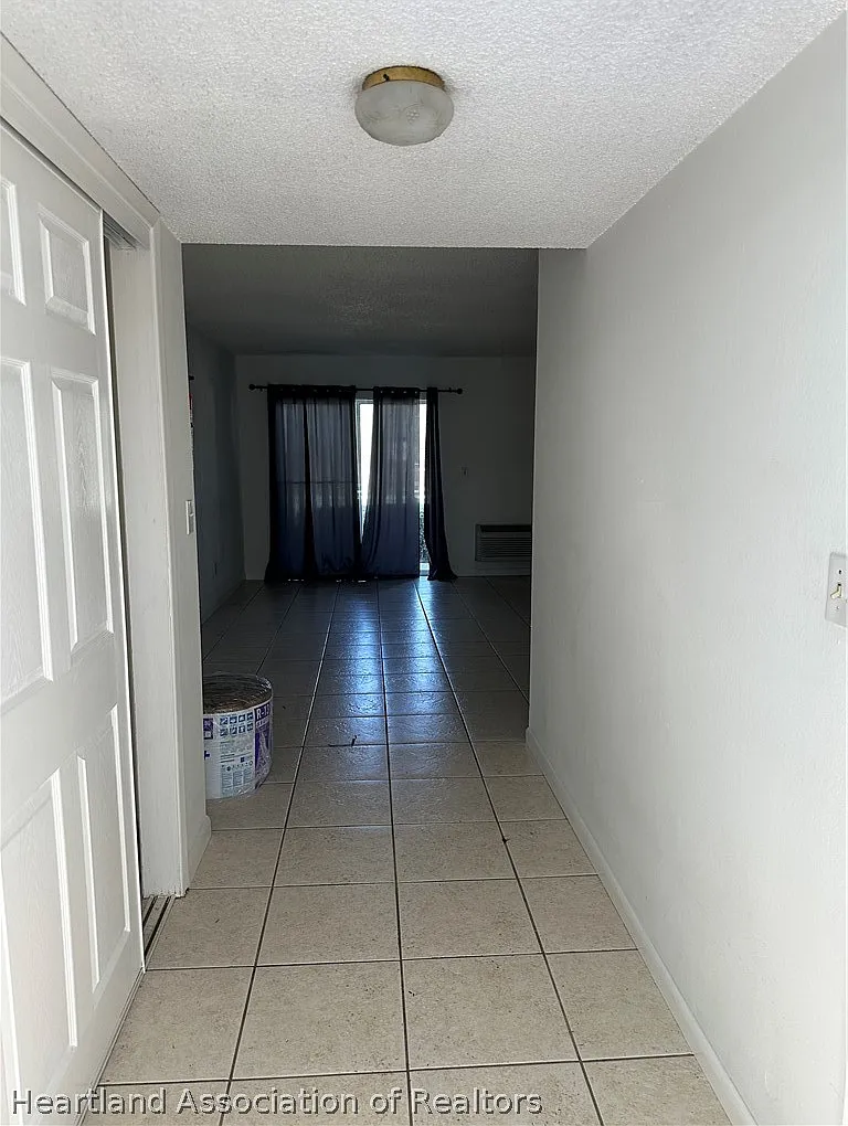 Studio, 1.0 bath, 396 sqft, $875 — Photo 2