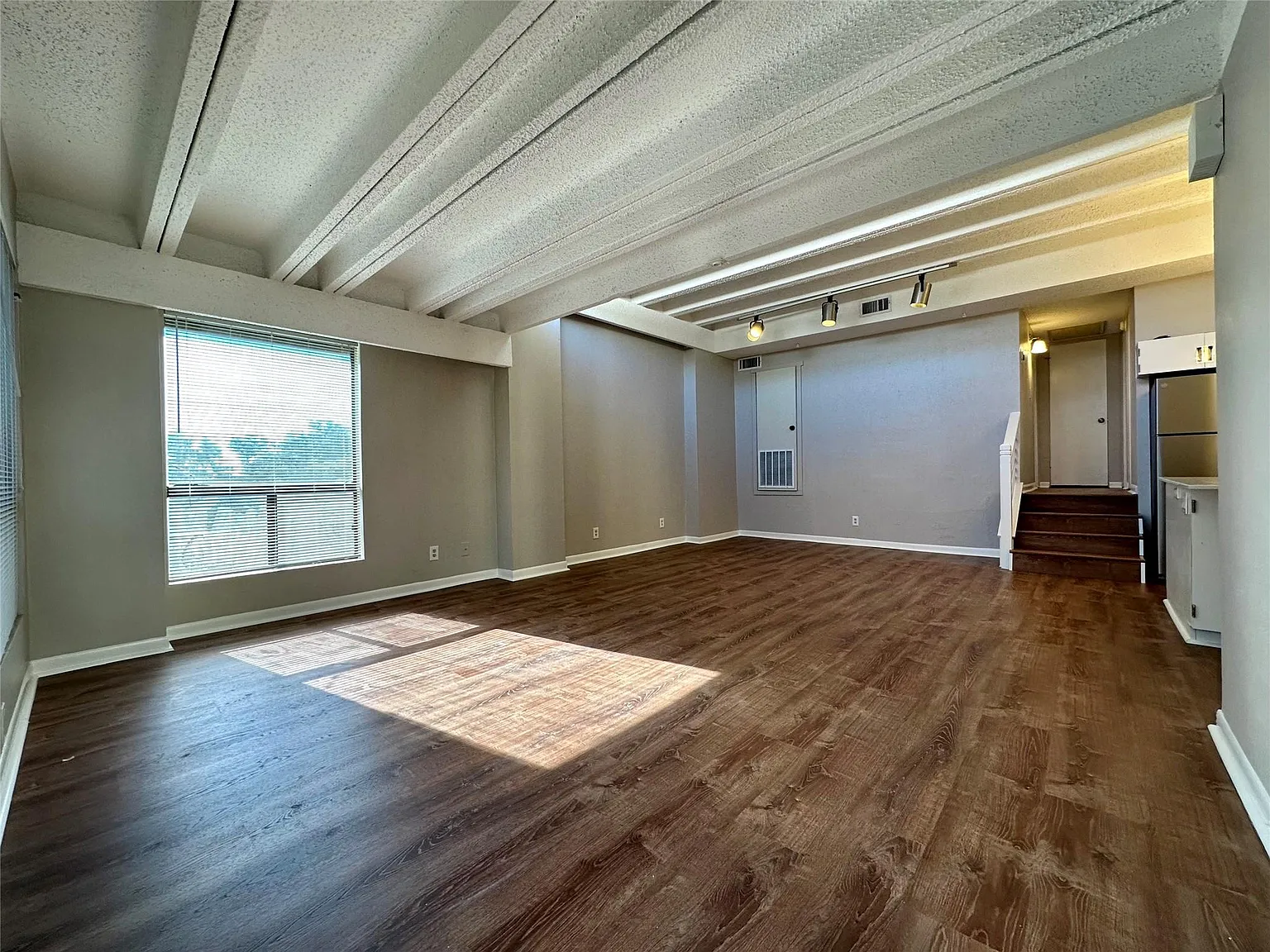2 bed, 2.0 bath, 1426 sqft, $1,395 — Photo 2