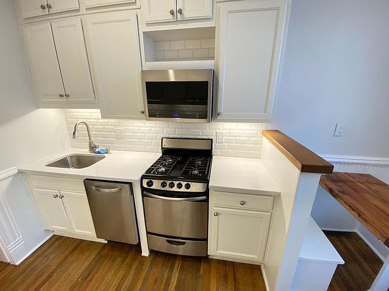 Buttles Ave 182 & Dennison Ave 792 ONYX — Photo 6