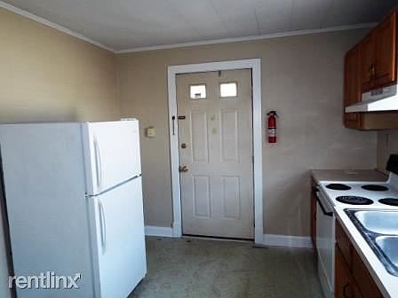kitchen toward front door