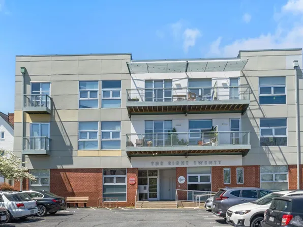 820 E High St APT 8, Charlottesville, VA 22902