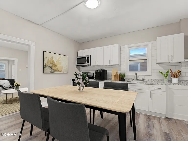 81 Holmes St — Photo 8
