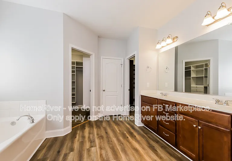 4416 Alderny Cir — Photo 13