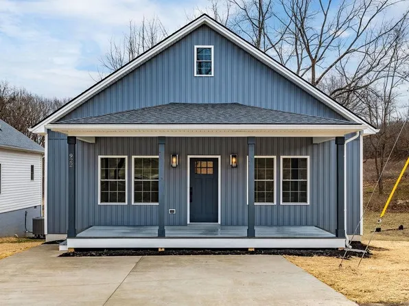 922 Gordon St, Staunton, VA 24401