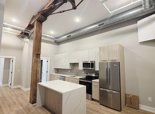 714 Chestnut St #2R, Philadelphia, PA 19106