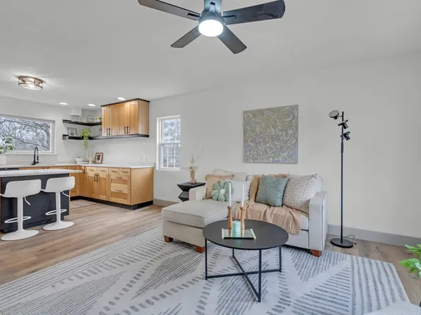 2531 24th St, Des Moines, IA 50310