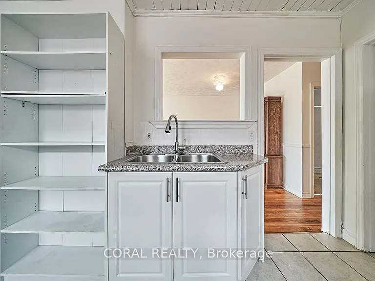 213 Cabot St — Photo 7