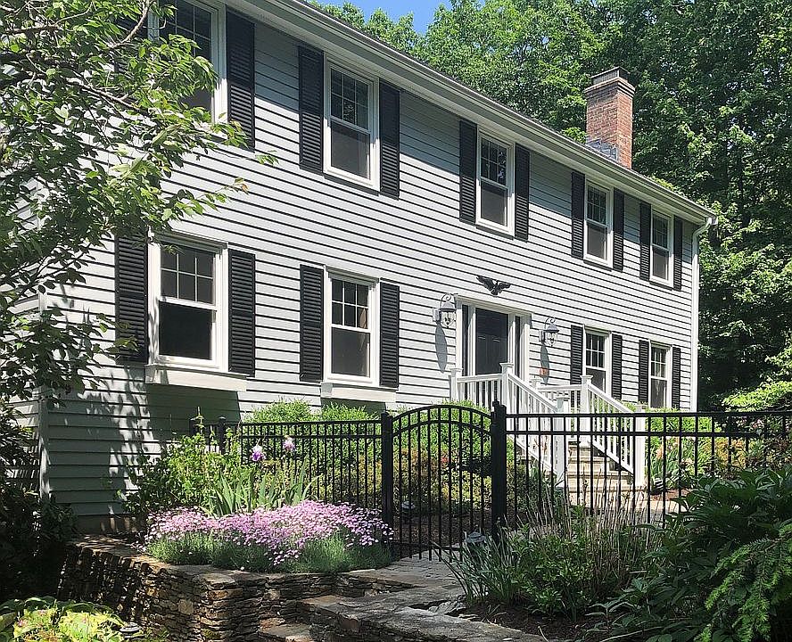 2nd image of 152 Hollister Dr