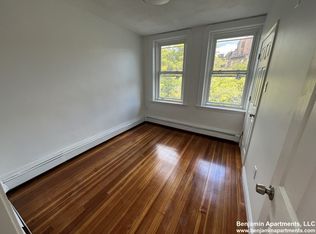 122 Prince St #3-B, Boston, MA 02113