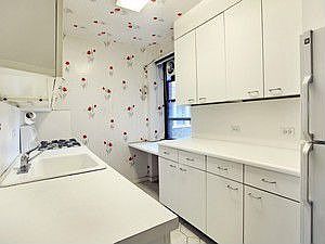 4th image of 49 W 12th St APT 9C