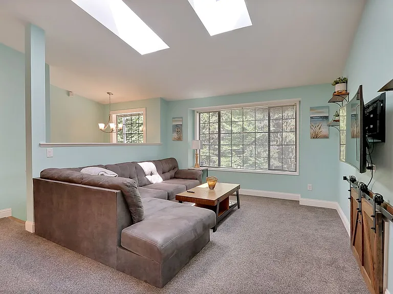 310 View Rd — Photo 2