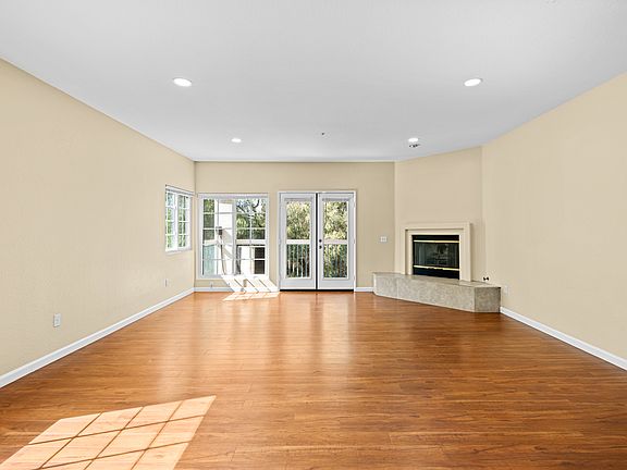 3rd image of 16470 Avenida Venusto Unit C