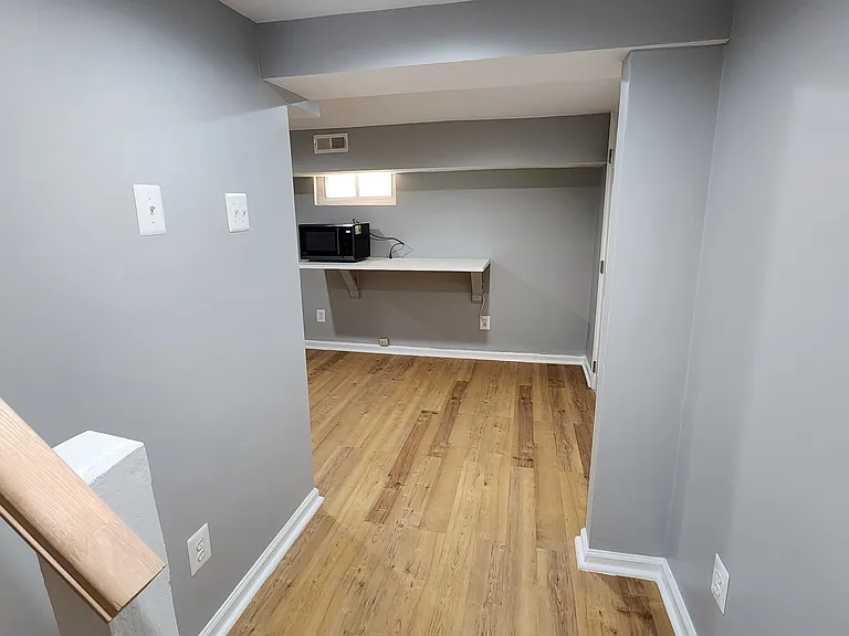 905 Kearny St NE — Photo 41