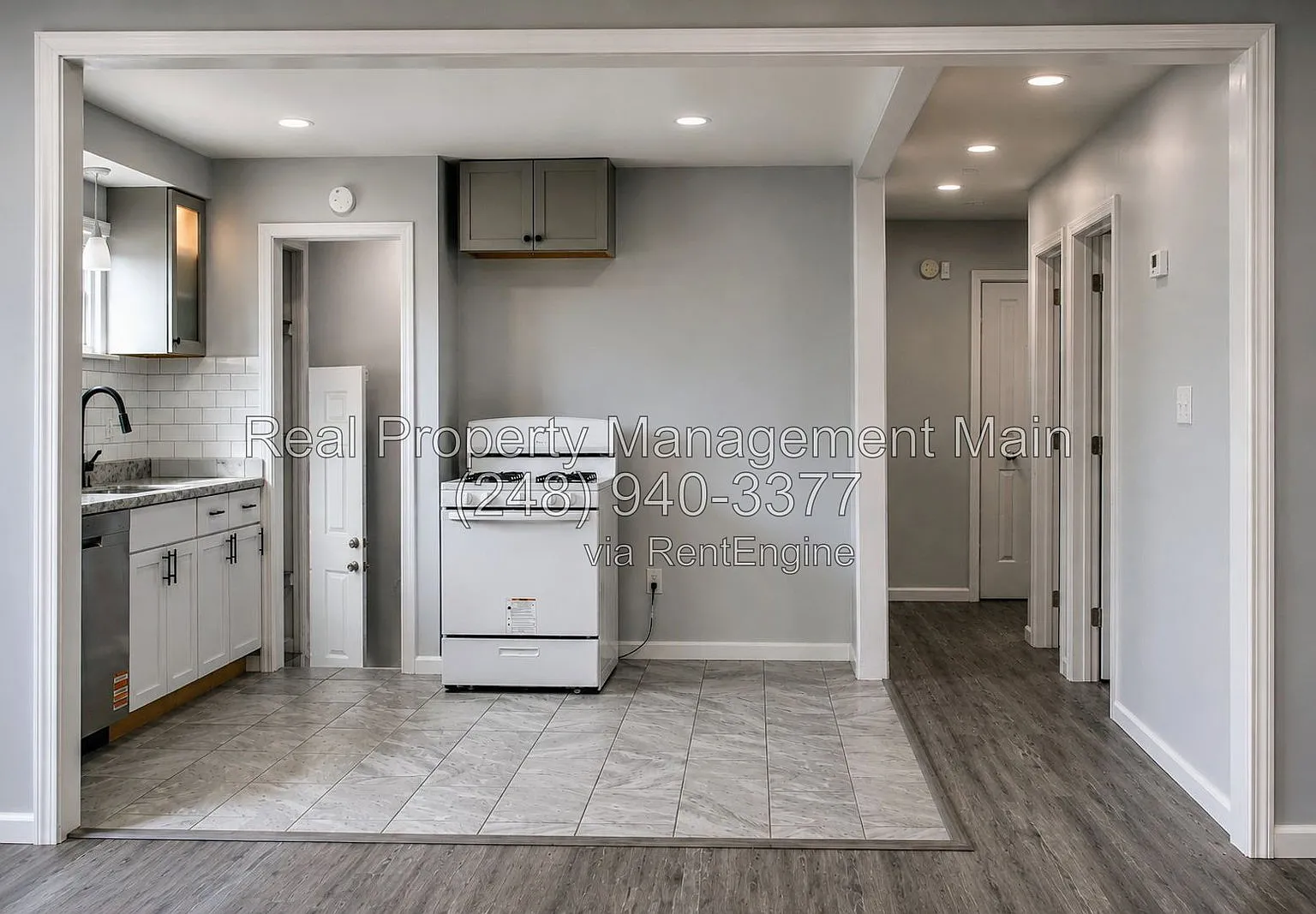 3 bed, 2.0 bath, 1218 sqft, $1,300 — Photo 2