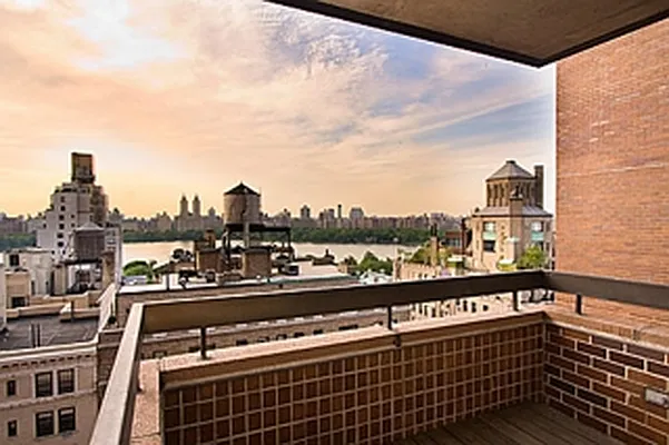 Rented by Fox Residential Group | media 15