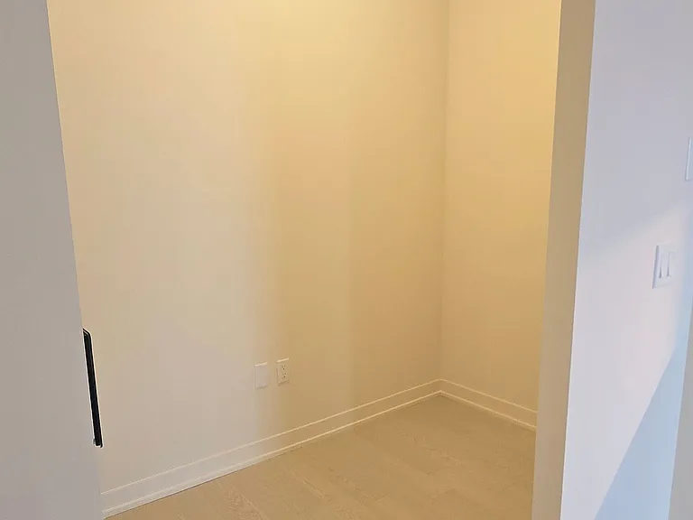 38 Annie Craig Dr #Penthouse 207 — Photo 6