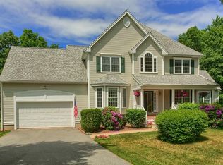 11 Willow Cir, Lunenburg, MA 01462