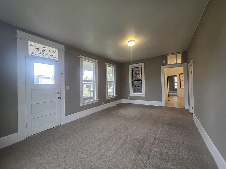 634 SW Church St — Photo 14
